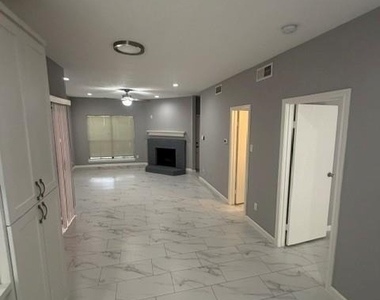 3130 Walnut Bend Lane - Photo Thumbnail 6