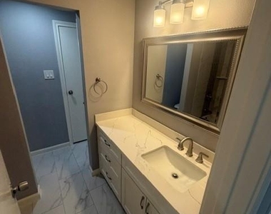 3130 Walnut Bend Lane - Photo Thumbnail 9