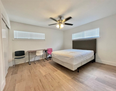 614 Kipling St Street - Photo Thumbnail 12