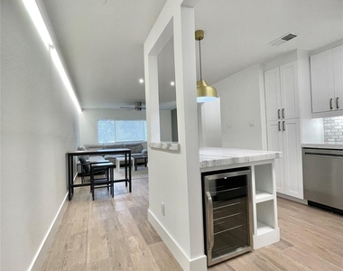 614 Kipling St Street - Photo Thumbnail 3