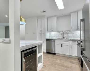 614 Kipling St Street - Photo Thumbnail 6