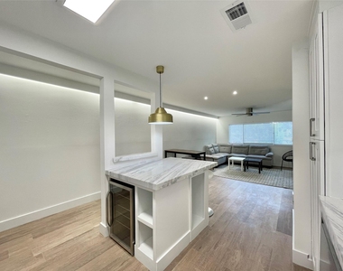 614 Kipling St Street - Photo Thumbnail 2