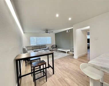 614 Kipling St Street - Photo Thumbnail 7