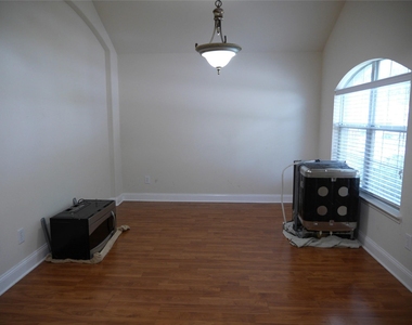 7911 Burning Oak Lane - Photo Thumbnail 4
