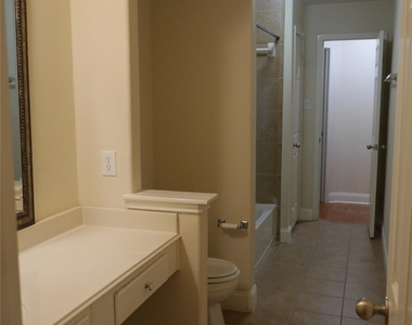 7911 Burning Oak Lane - Photo Thumbnail 21