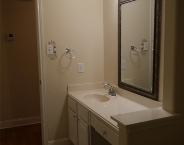 7911 Burning Oak Lane - Photo Thumbnail 23