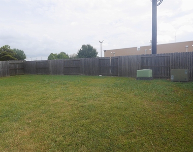 7911 Burning Oak Lane - Photo Thumbnail 35