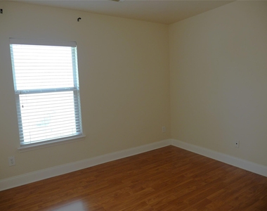 7911 Burning Oak Lane - Photo Thumbnail 34