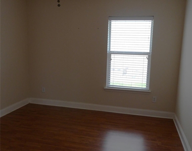 7911 Burning Oak Lane - Photo Thumbnail 31