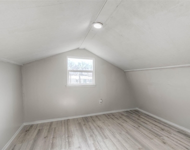 328 W Sherwood Drive - Photo Thumbnail 11