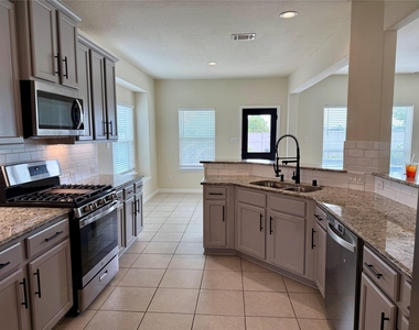 23422 Bordeaux Drive - Photo Thumbnail 5