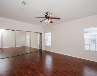 664 Wilcrest Drive - Photo Thumbnail 9