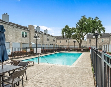 664 Wilcrest Drive - Photo Thumbnail 20