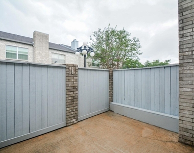 664 Wilcrest Drive - Photo Thumbnail 17
