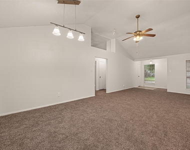 2714 S Brompton Drive - Photo Thumbnail 8