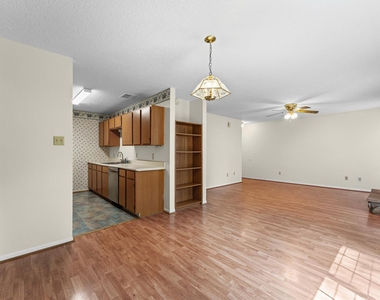 4 Blue Fox Court - Photo Thumbnail 2