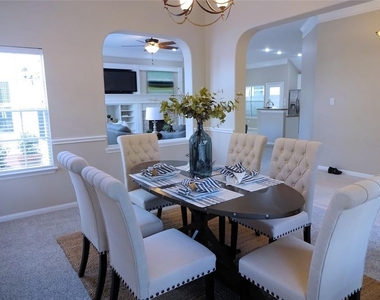 14 Paddock Pines Place - Photo Thumbnail 2