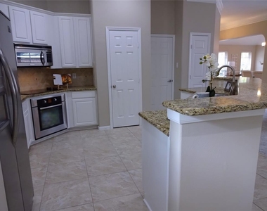 14 Paddock Pines Place - Photo Thumbnail 8