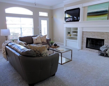 14 Paddock Pines Place - Photo Thumbnail 4