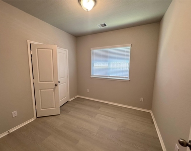 10827 Cassiopeia Creek - Photo Thumbnail 19