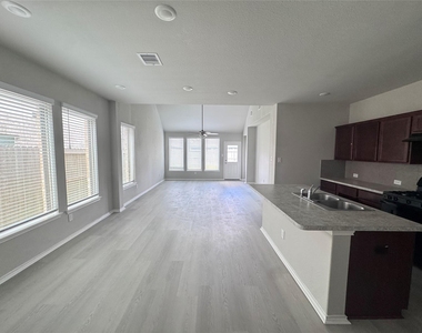 10827 Cassiopeia Creek - Photo Thumbnail 5