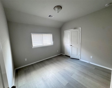 10827 Cassiopeia Creek - Photo Thumbnail 24