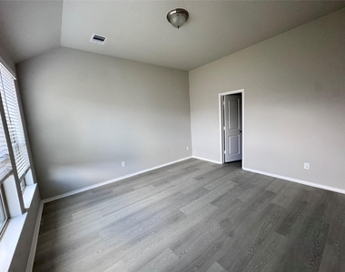 10827 Cassiopeia Creek - Photo Thumbnail 7