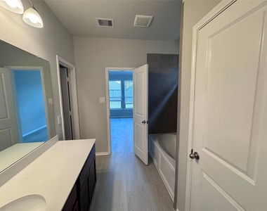 10827 Cassiopeia Creek - Photo Thumbnail 11