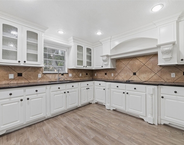 11311 Hazen Street - Photo Thumbnail 10