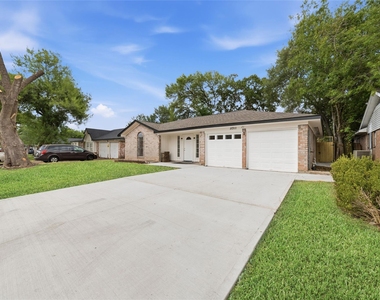 11311 Hazen Street - Photo Thumbnail 1