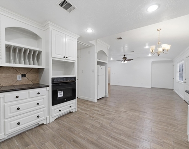 11311 Hazen Street - Photo Thumbnail 11