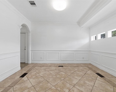 11311 Hazen Street - Photo Thumbnail 4