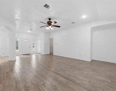 11311 Hazen Street - Photo Thumbnail 6