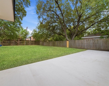 11311 Hazen Street - Photo Thumbnail 2