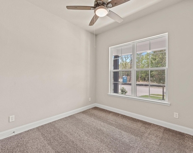 7319 Honey Creek Lane - Photo Thumbnail 13