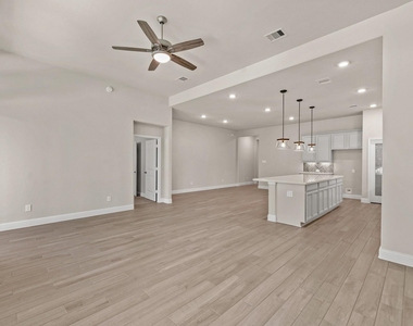 7319 Honey Creek Lane - Photo Thumbnail 6