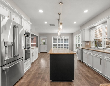 2105 Murfield Drive - Photo Thumbnail 11