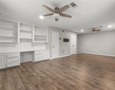 2105 Murfield Drive - Photo Thumbnail 27