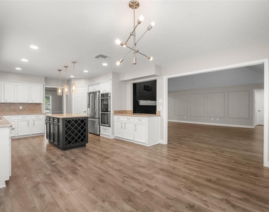 2105 Murfield Drive - Photo Thumbnail 9