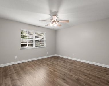 2105 Murfield Drive - Photo Thumbnail 19