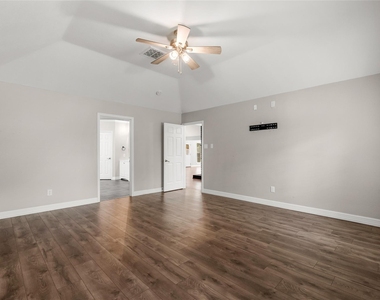 2105 Murfield Drive - Photo Thumbnail 25