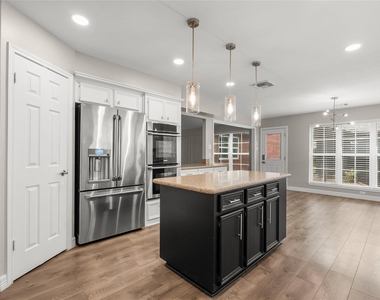 2105 Murfield Drive - Photo Thumbnail 13