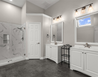 2105 Murfield Drive - Photo Thumbnail 30