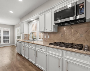 2105 Murfield Drive - Photo Thumbnail 12