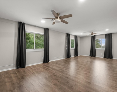2105 Murfield Drive - Photo Thumbnail 26