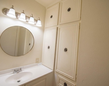 427 Sunset Drive - Photo Thumbnail 9