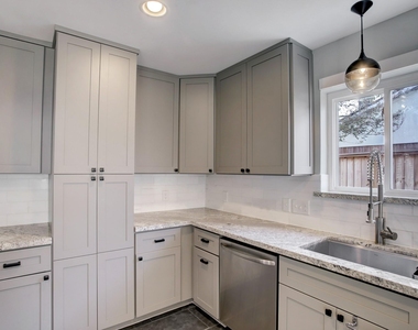 9326 Meadowcroft Drive - Photo Thumbnail 12