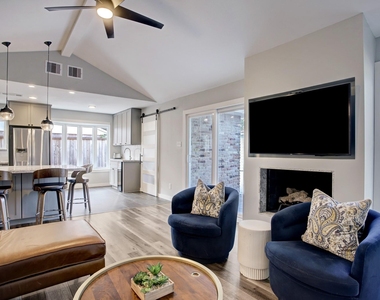 9326 Meadowcroft Drive - Photo Thumbnail 8