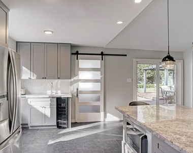 9326 Meadowcroft Drive - Photo Thumbnail 13