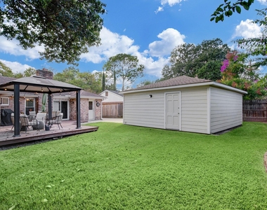 9326 Meadowcroft Drive - Photo Thumbnail 20
